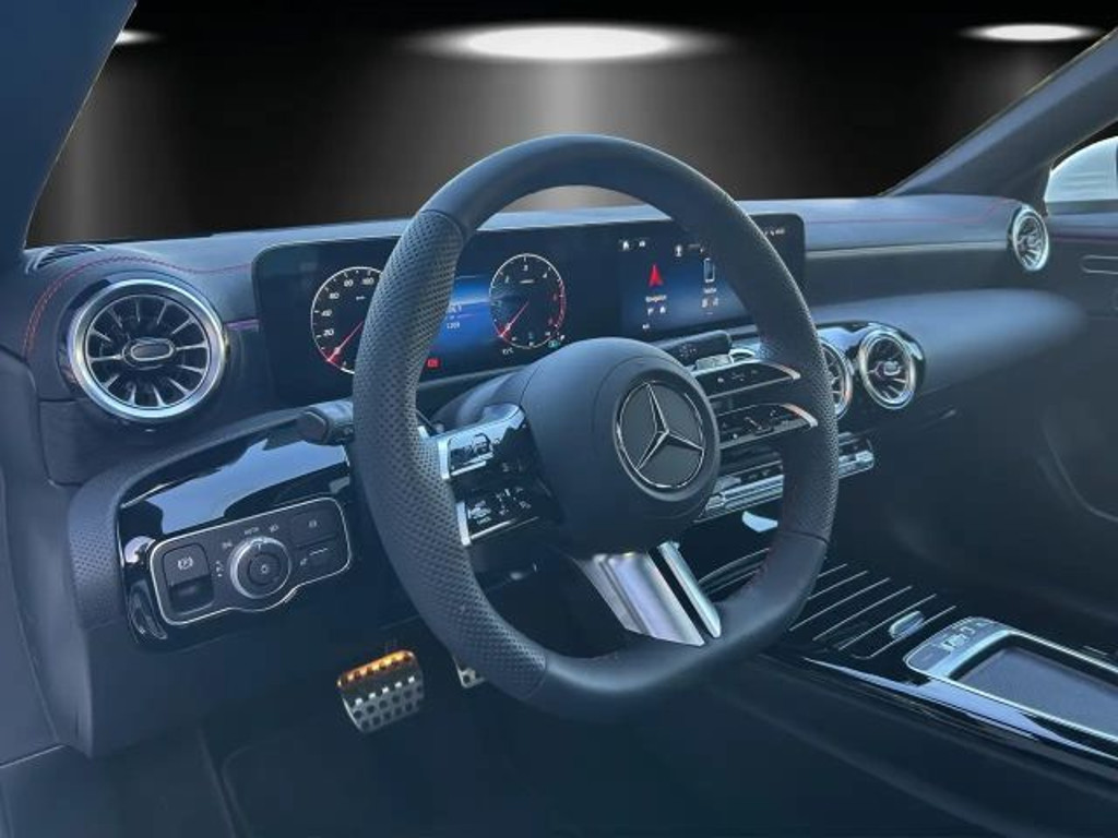 Mercedes-Benz CLA-Klasse CLA 220 AMG Line Shooting Brake CLA 220 d