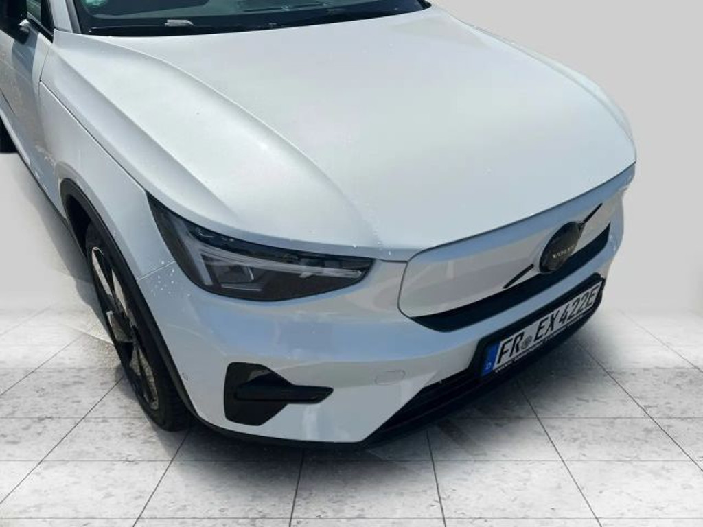 Volvo EX40