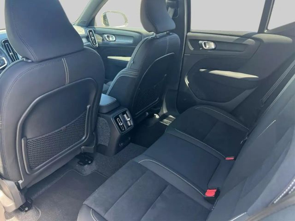 Volvo EX40