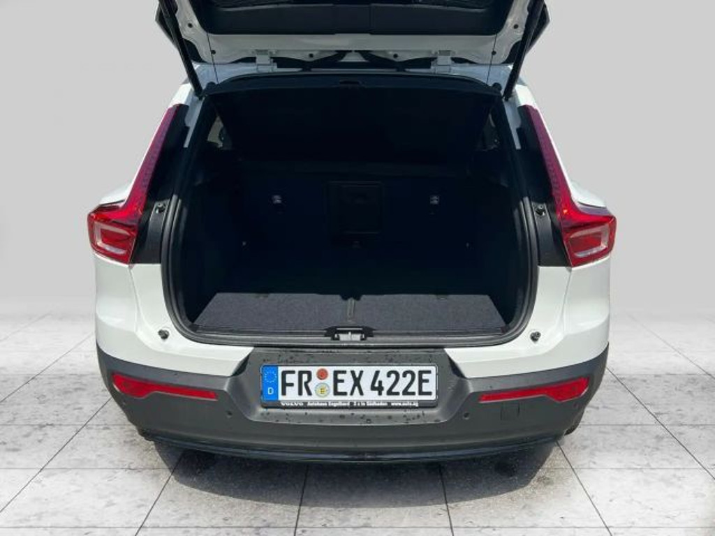 Volvo EX40