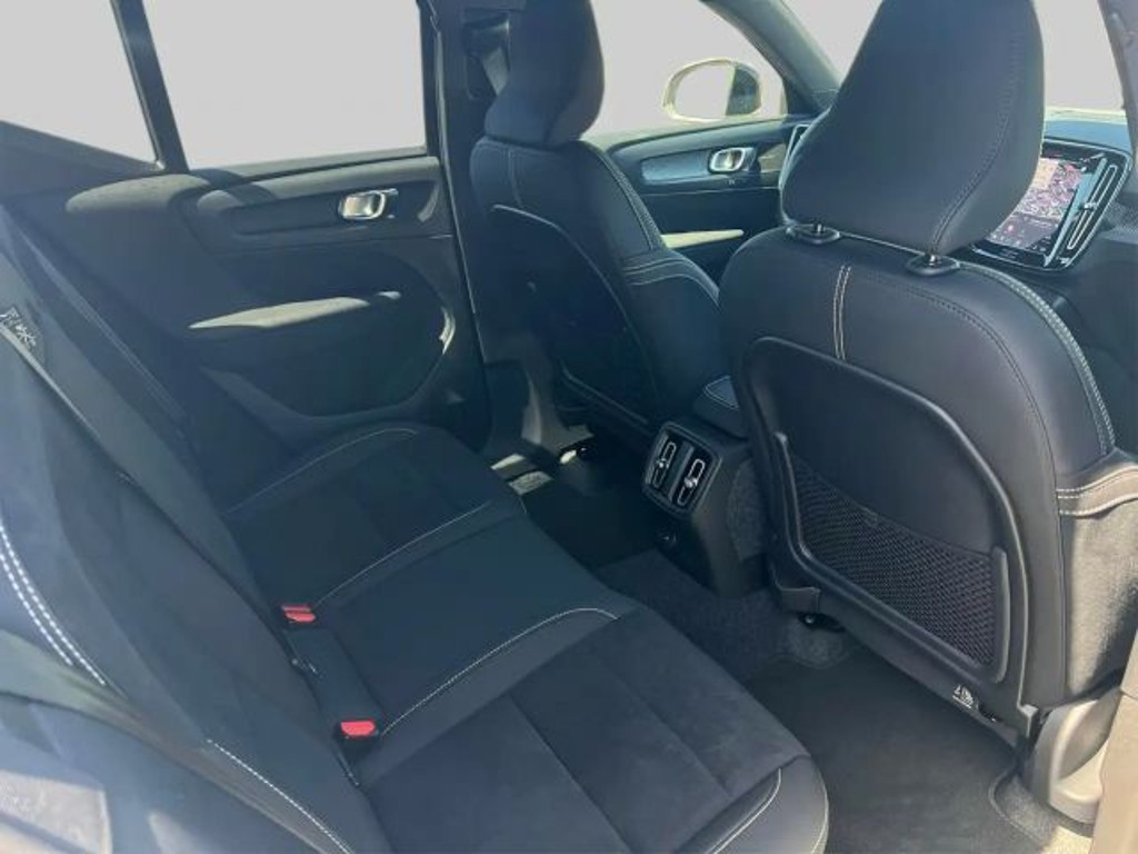 Volvo EX40
