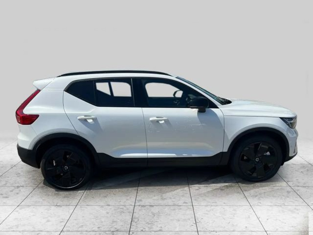 Volvo EX40