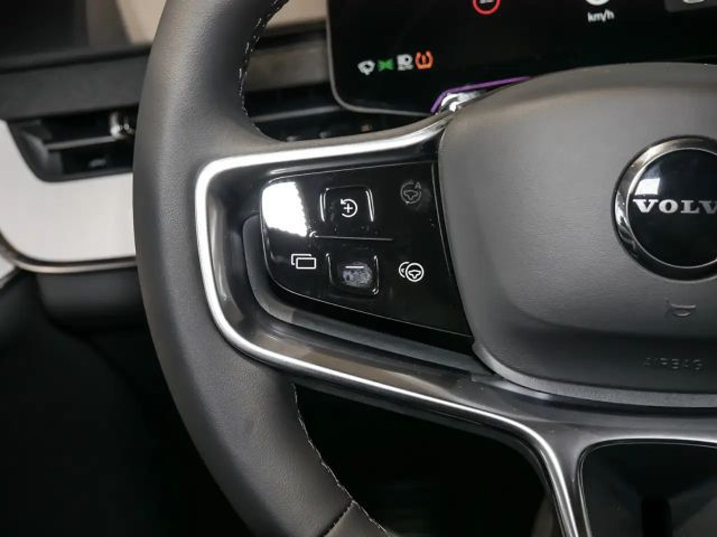 Volvo EX90