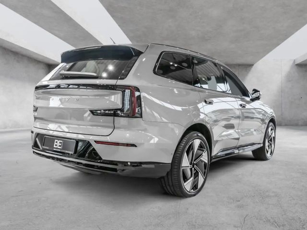 Volvo EX90