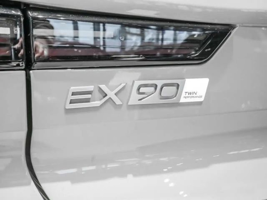Volvo EX90