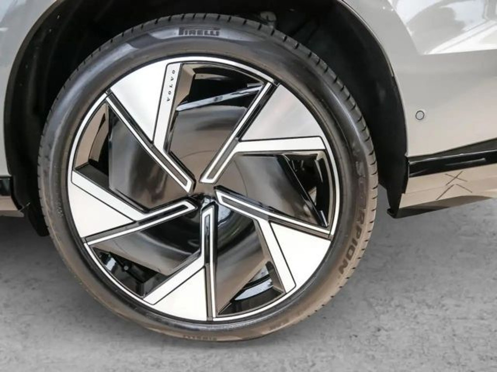 Volvo EX90