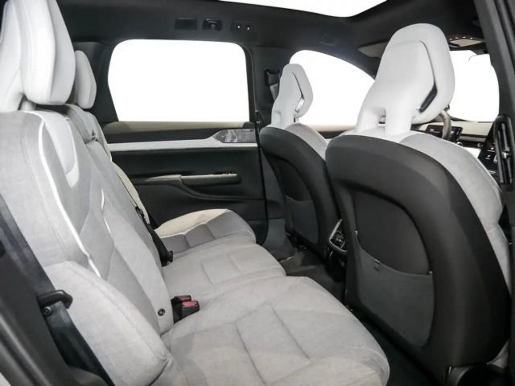 Volvo EX90