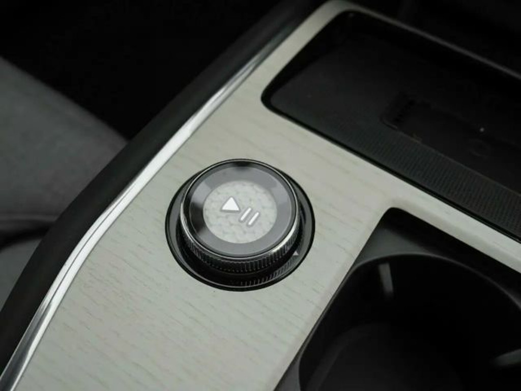 Volvo EX90