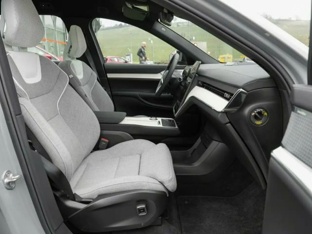 Volvo EX90