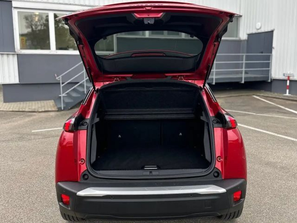 Peugeot e-2008