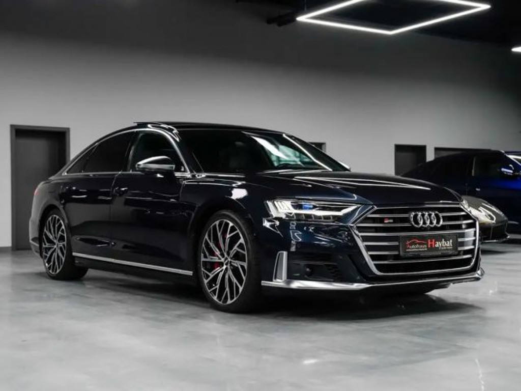 Audi S8