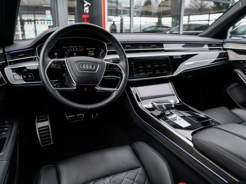 Audi S8