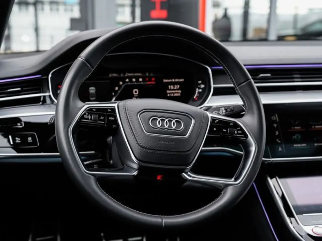 Audi S8