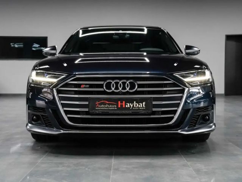 Audi S8