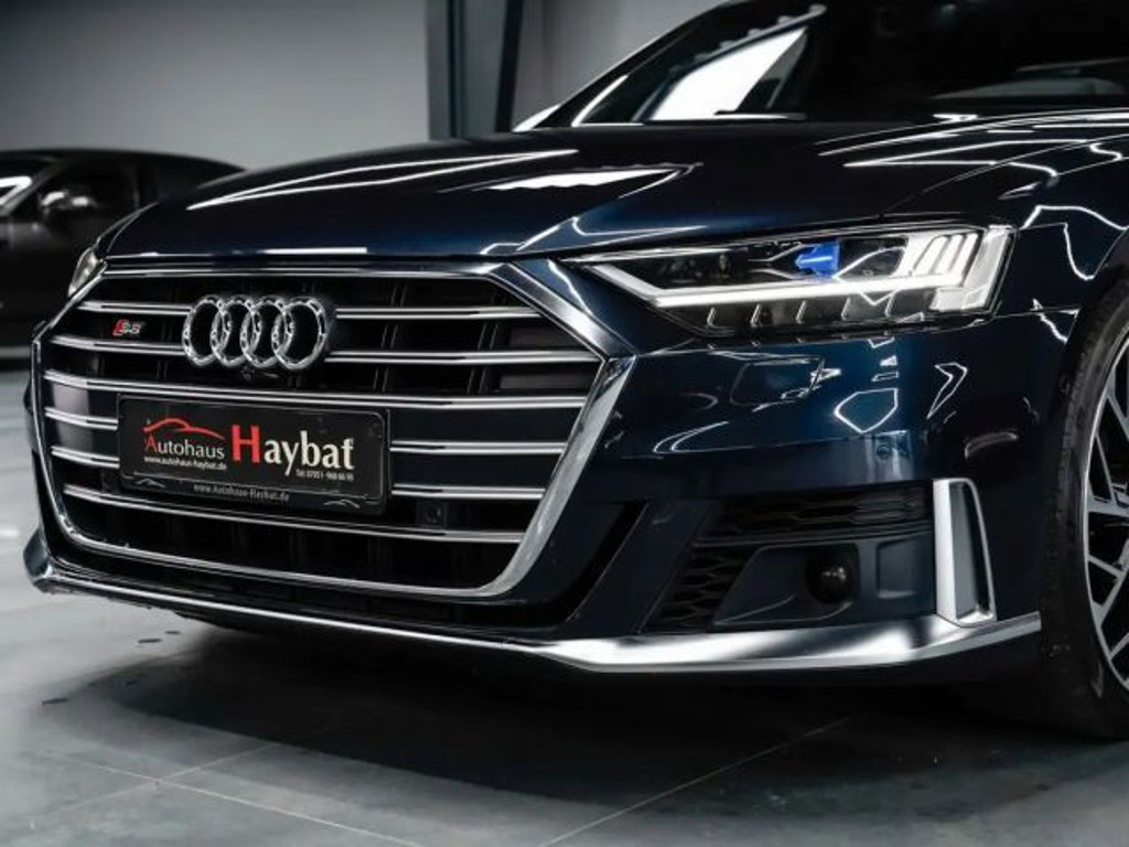 Audi S8