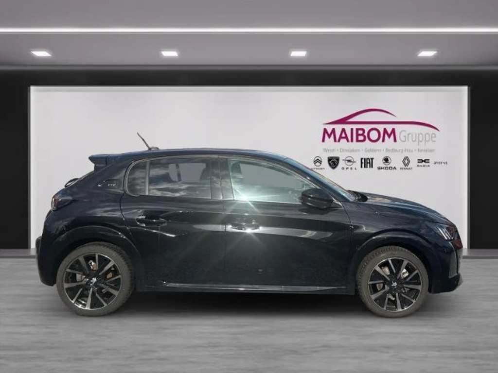 Peugeot e-208