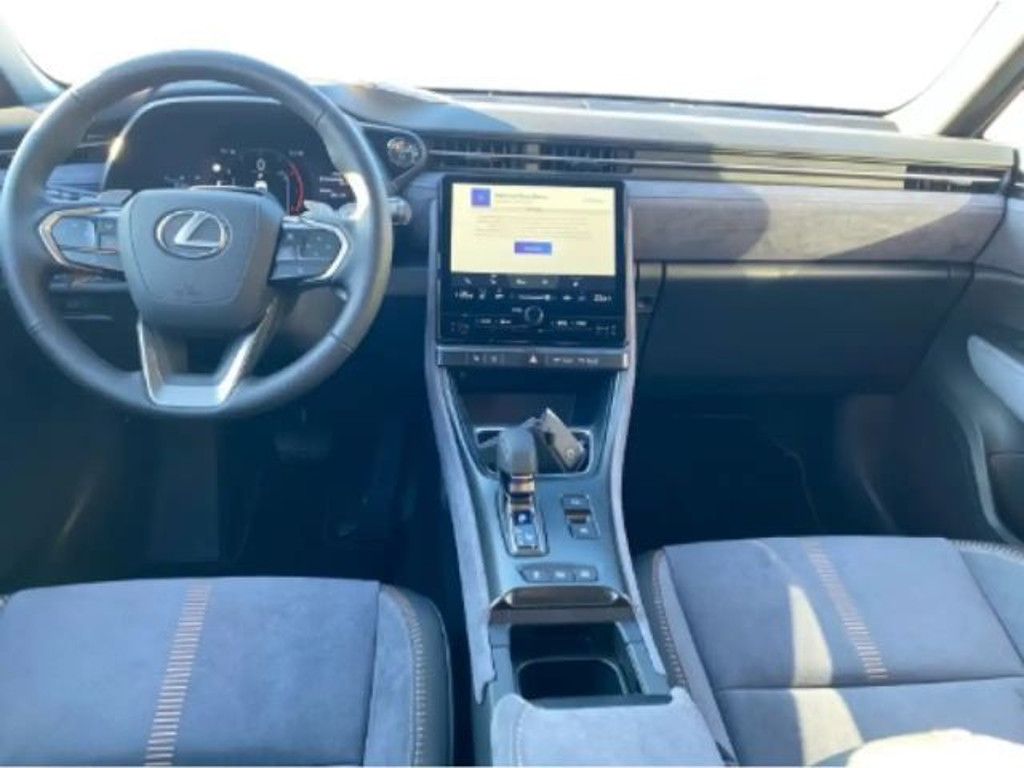 Lexus LBX
