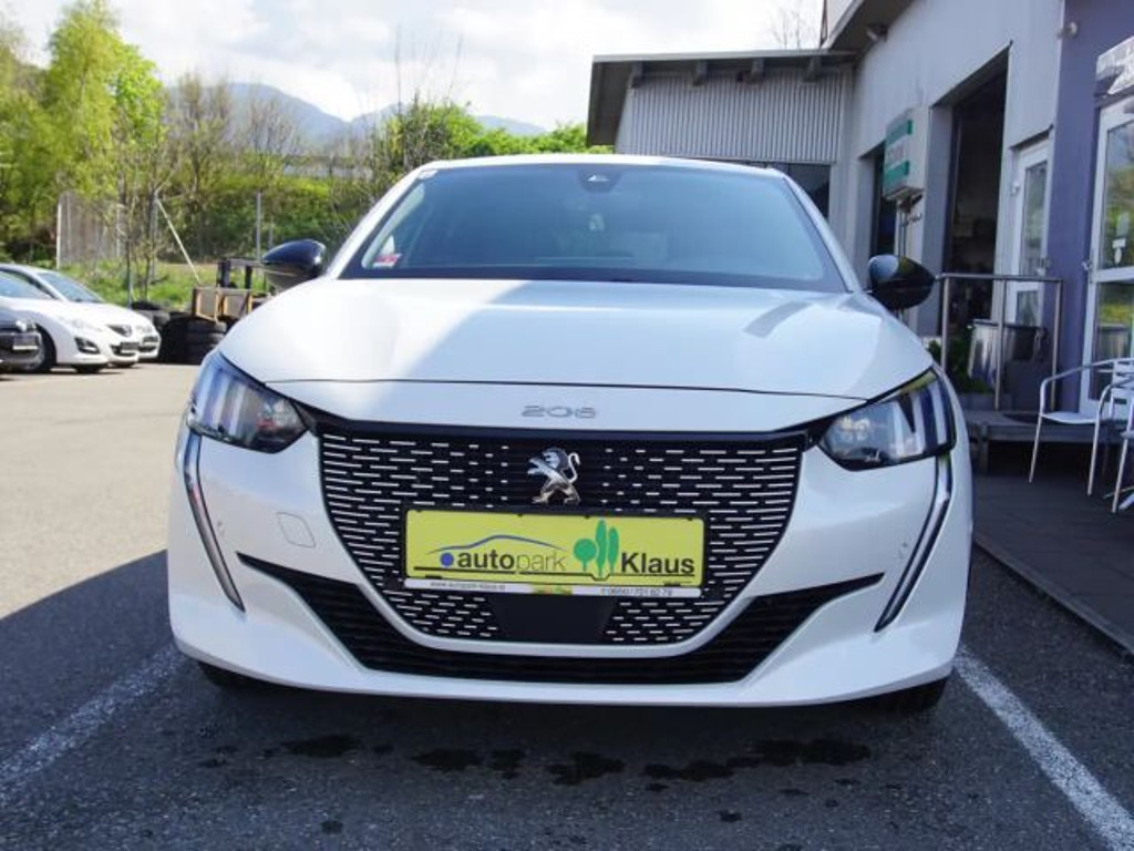 Peugeot e-208