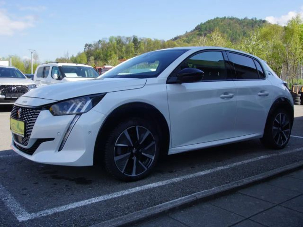 Peugeot e-208