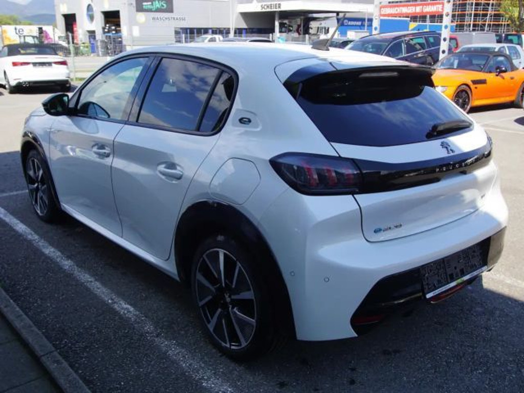 Peugeot e-208