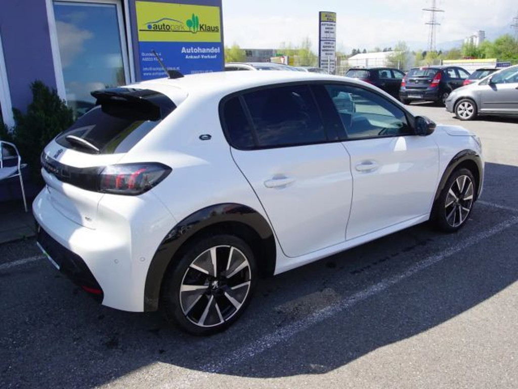 Peugeot e-208