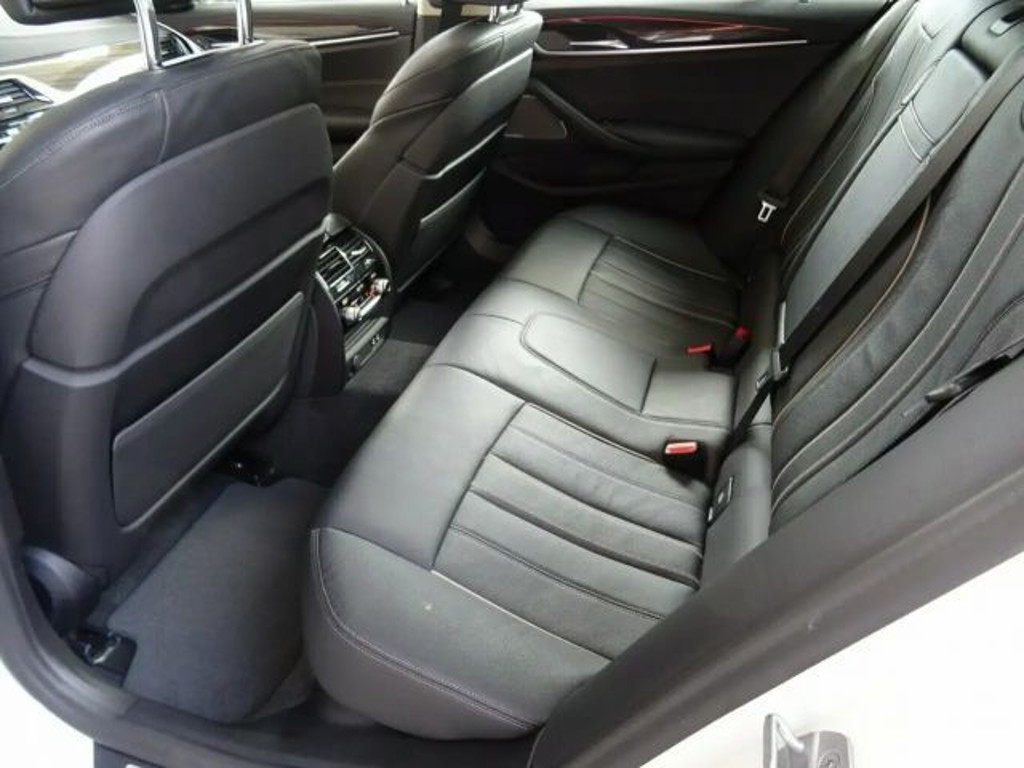 BMW 5 Serie 530 Luxury Line xDrive Touring 530d