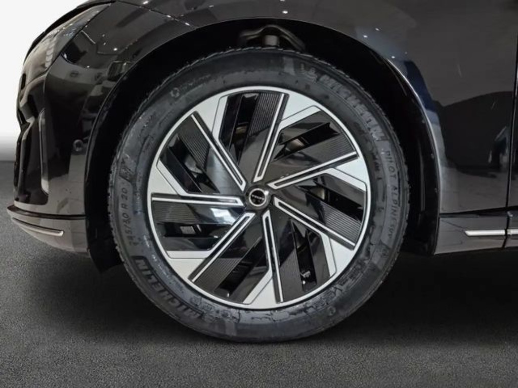 Volvo ES90