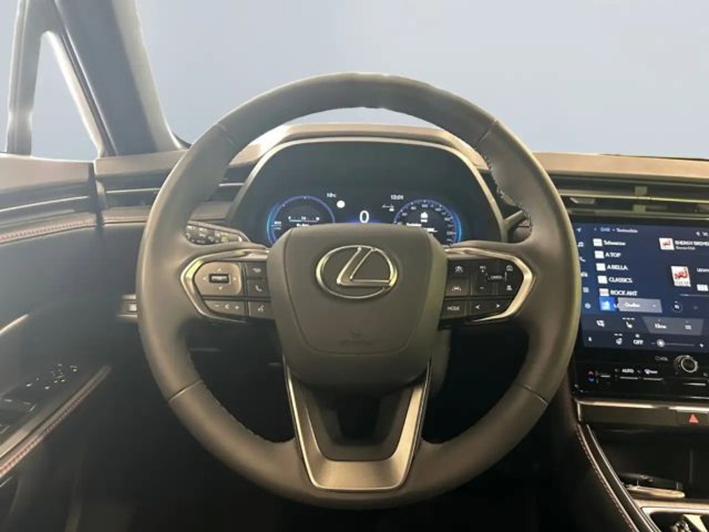 Lexus LBX