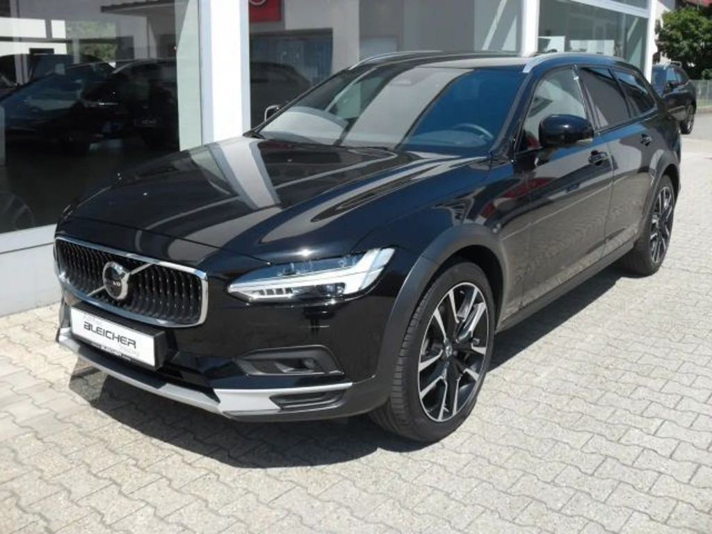 Volvo V90 Cross Country