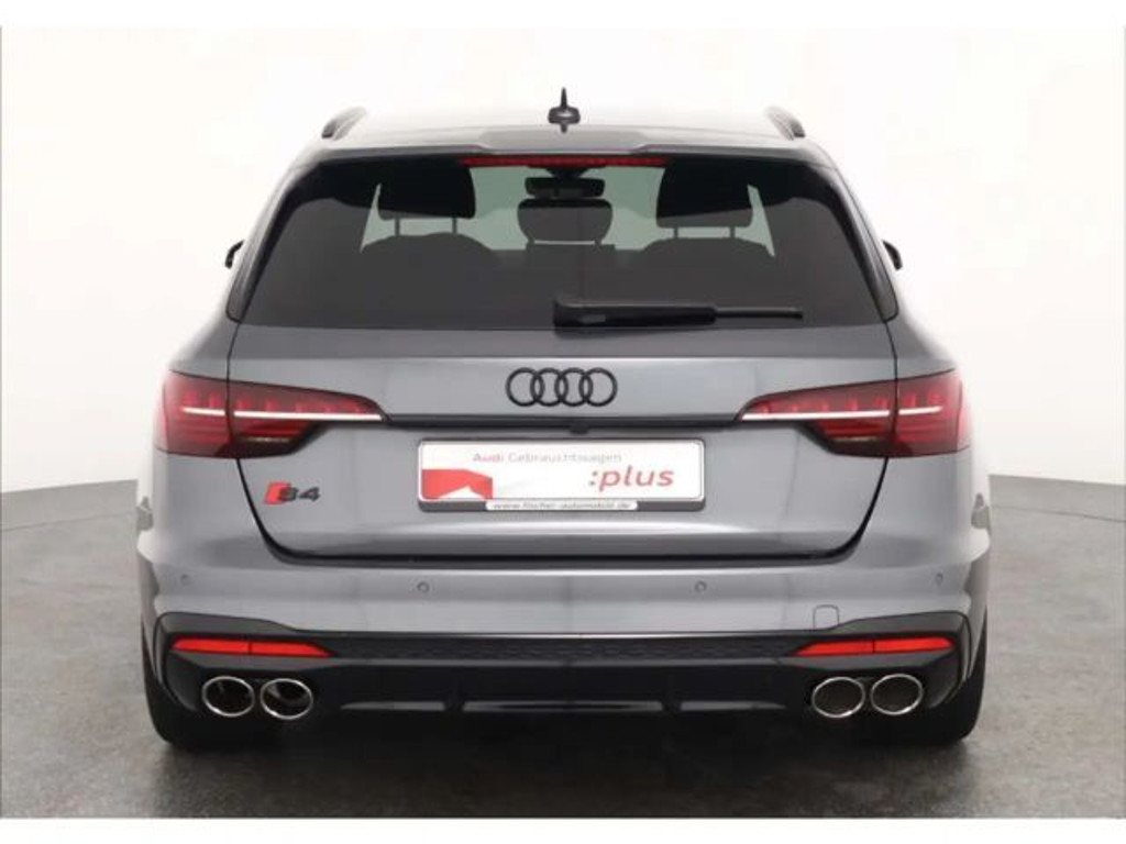 Audi S4