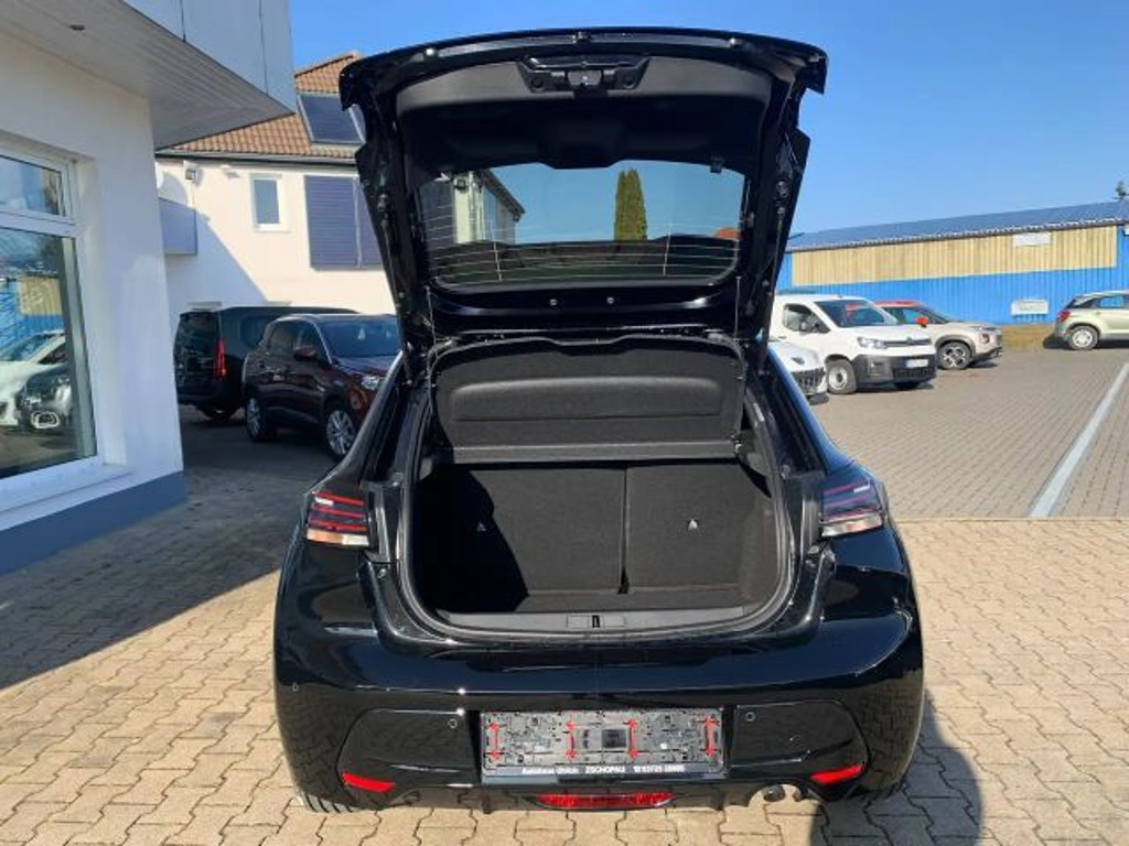 Peugeot e-208