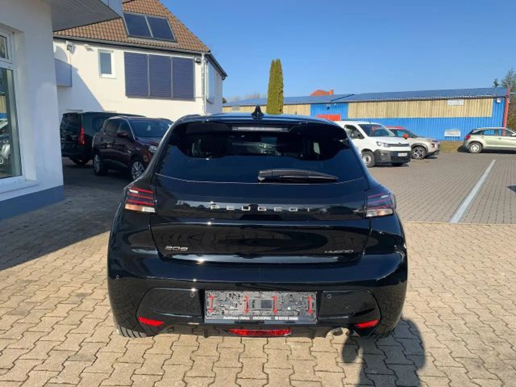 Peugeot e-208