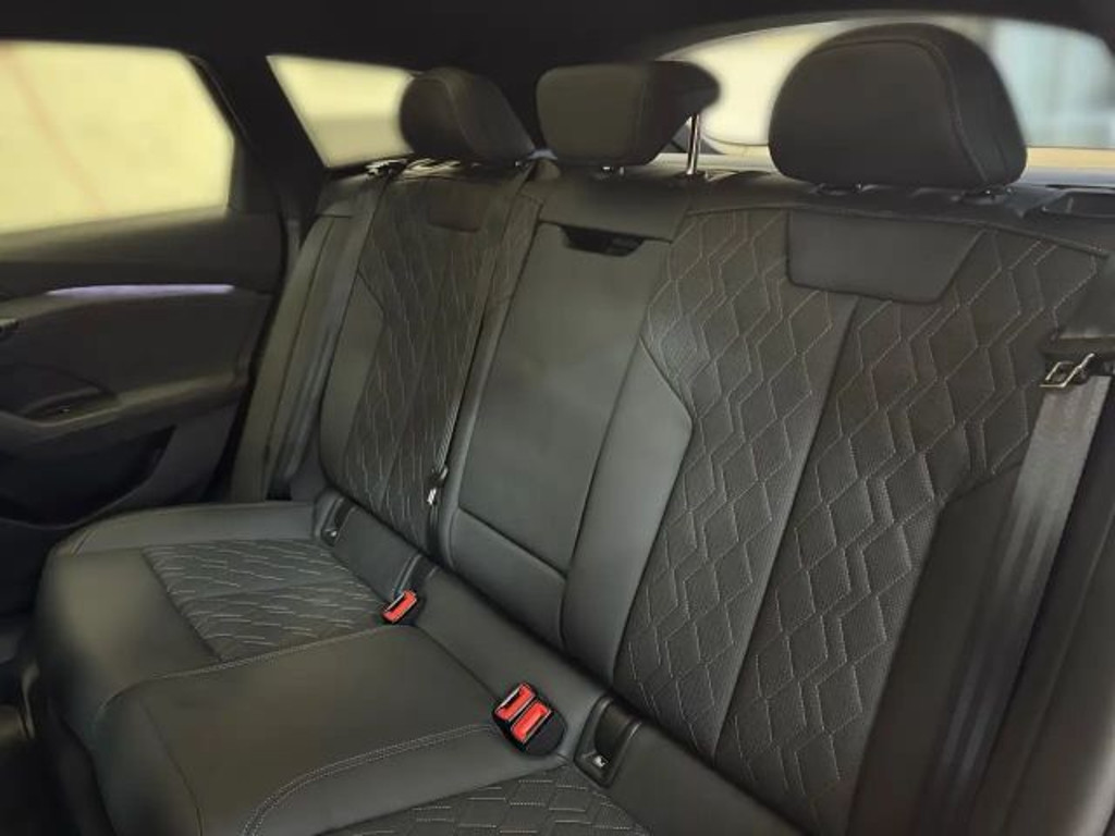Audi S6 e-tron