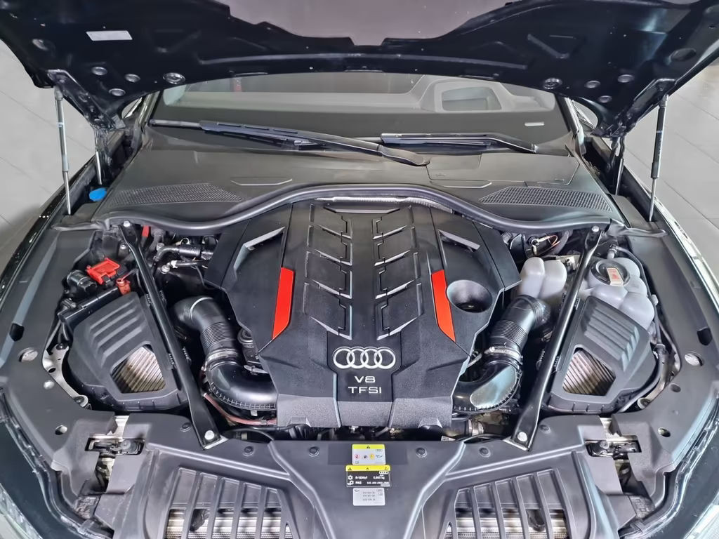 Audi S8