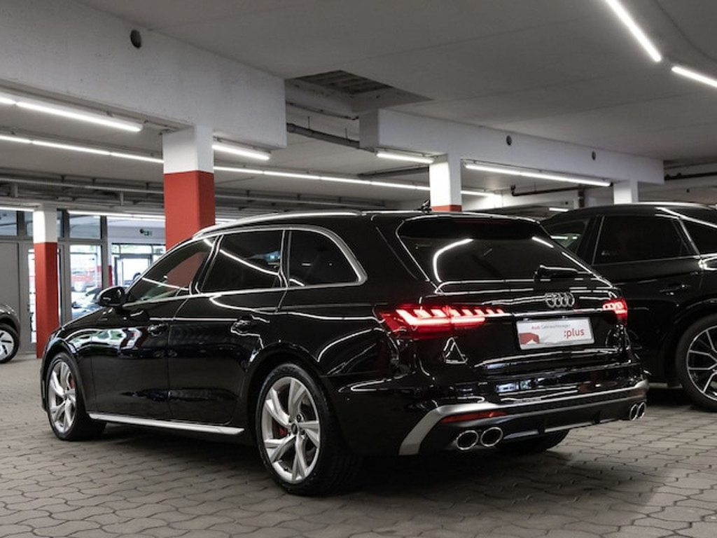 Audi S4