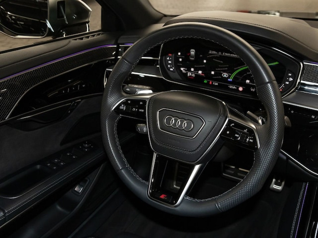 Audi S8