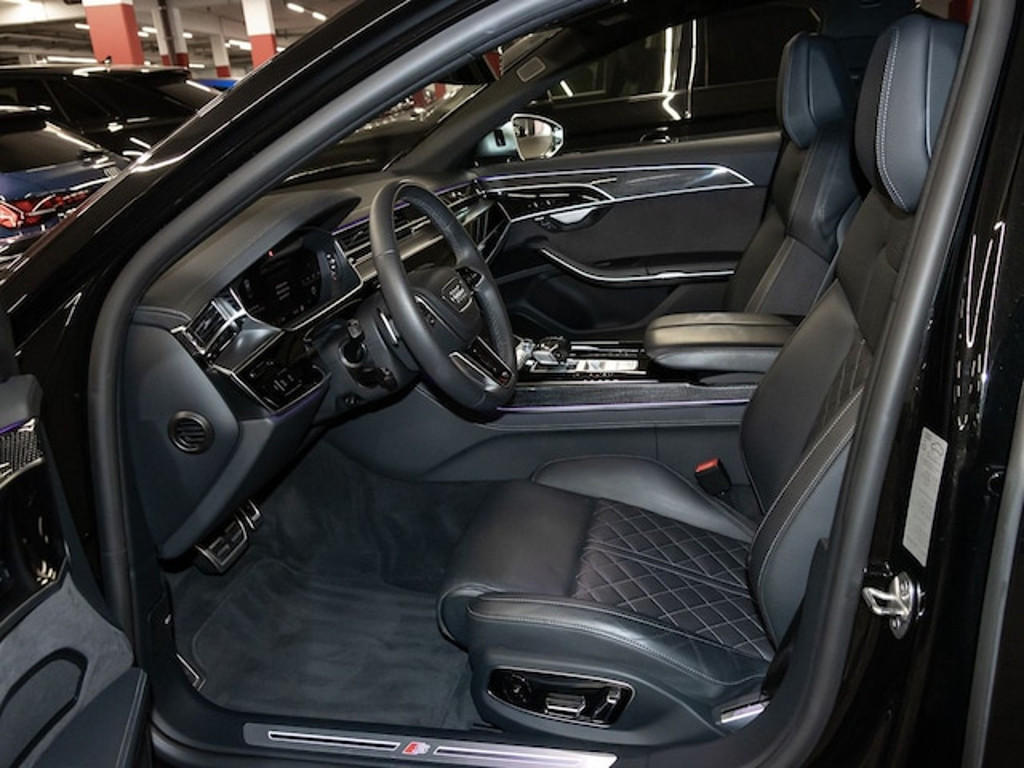 Audi S8