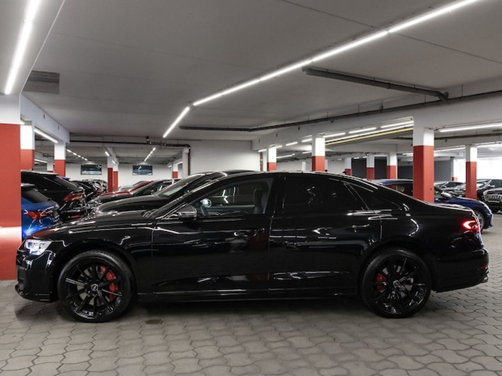 Audi S8