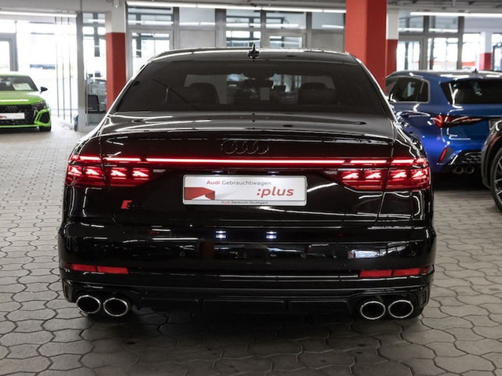 Audi S8