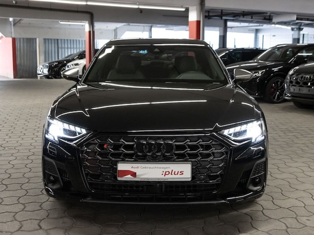Audi S8