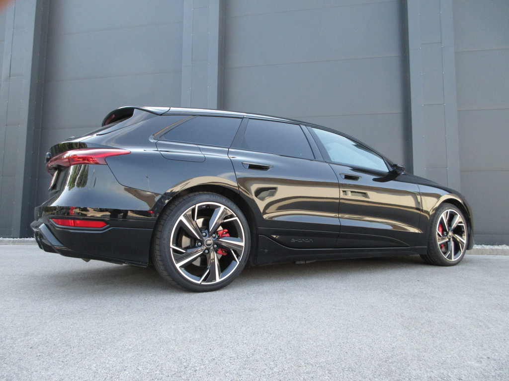 Audi S6 e-tron