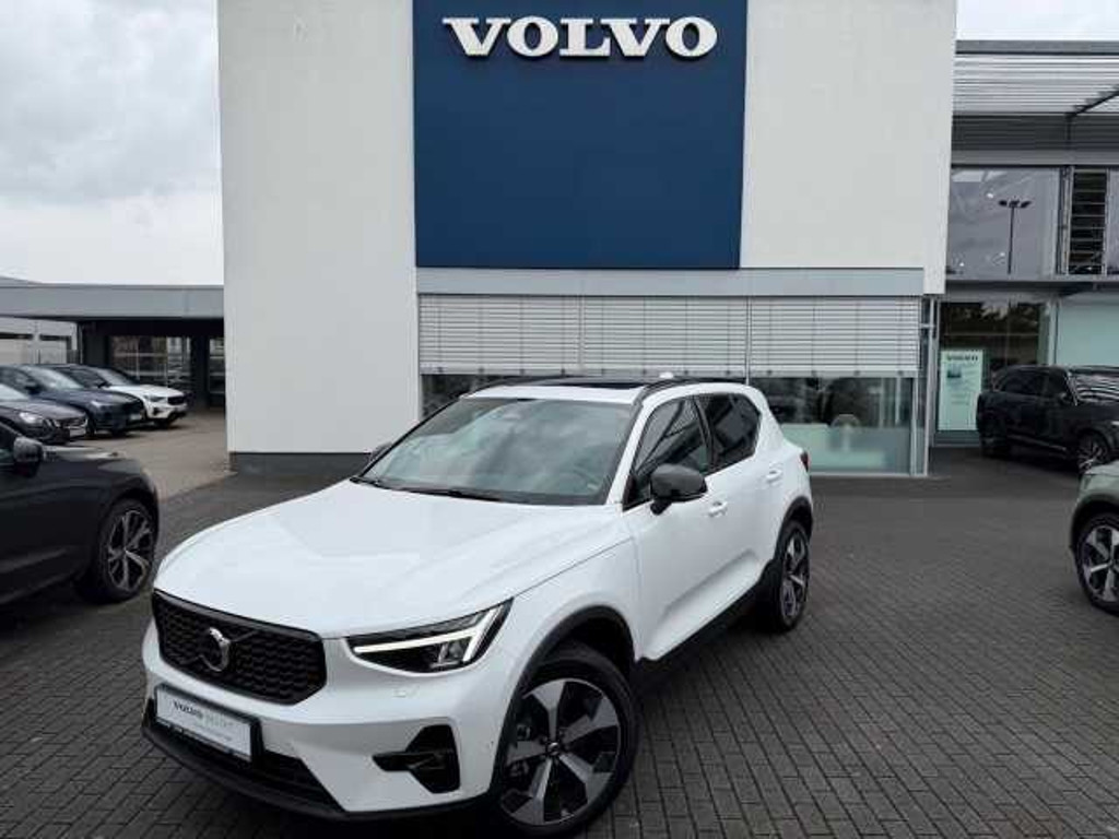 Volvo XC40 Plus Dark