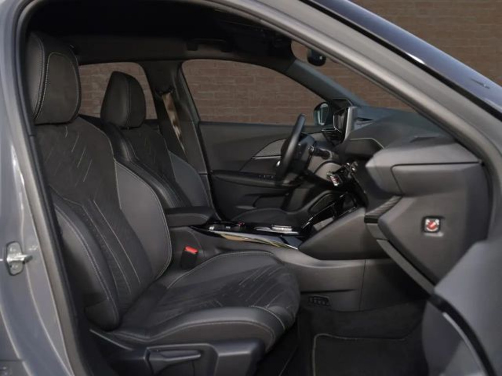 Peugeot e-2008