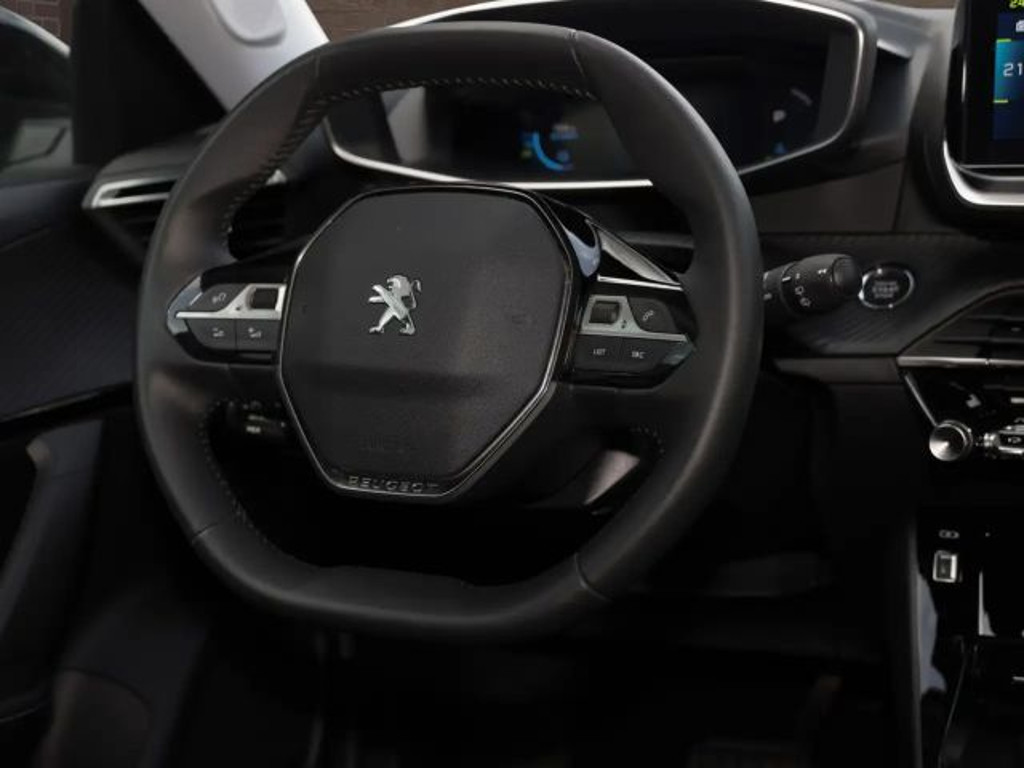 Peugeot e-2008