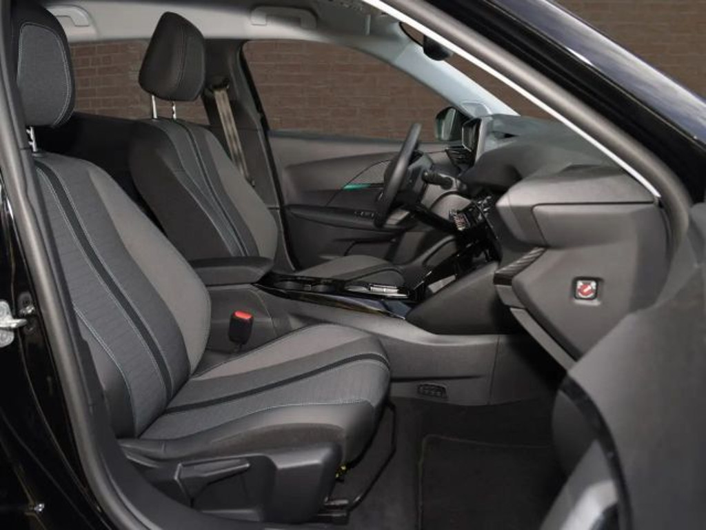 Peugeot e-2008