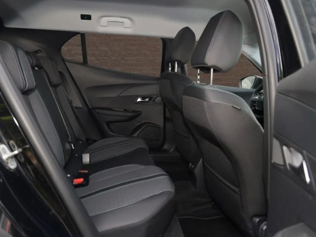 Peugeot e-2008