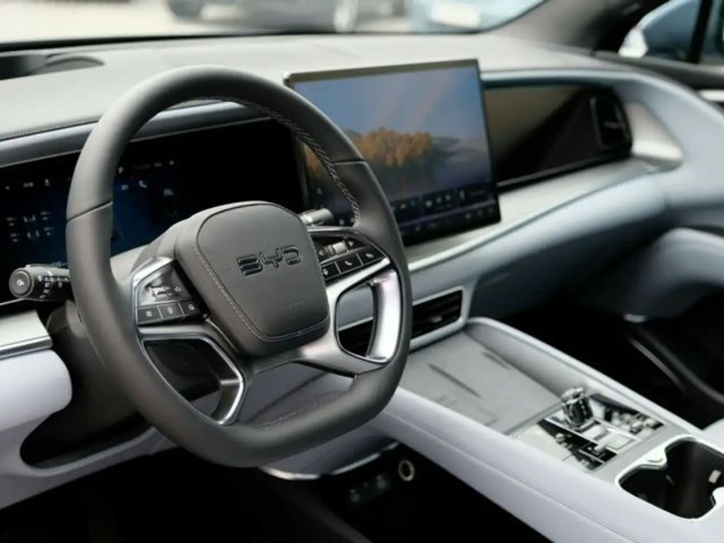 BYD Sealion 7
