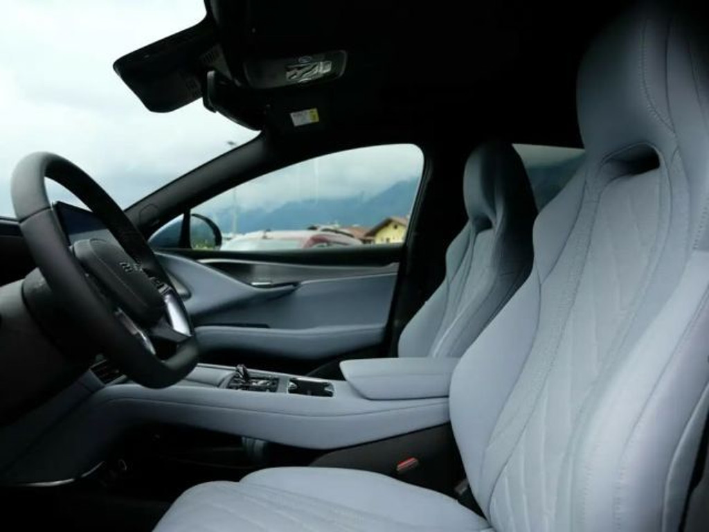 BYD Sealion 7