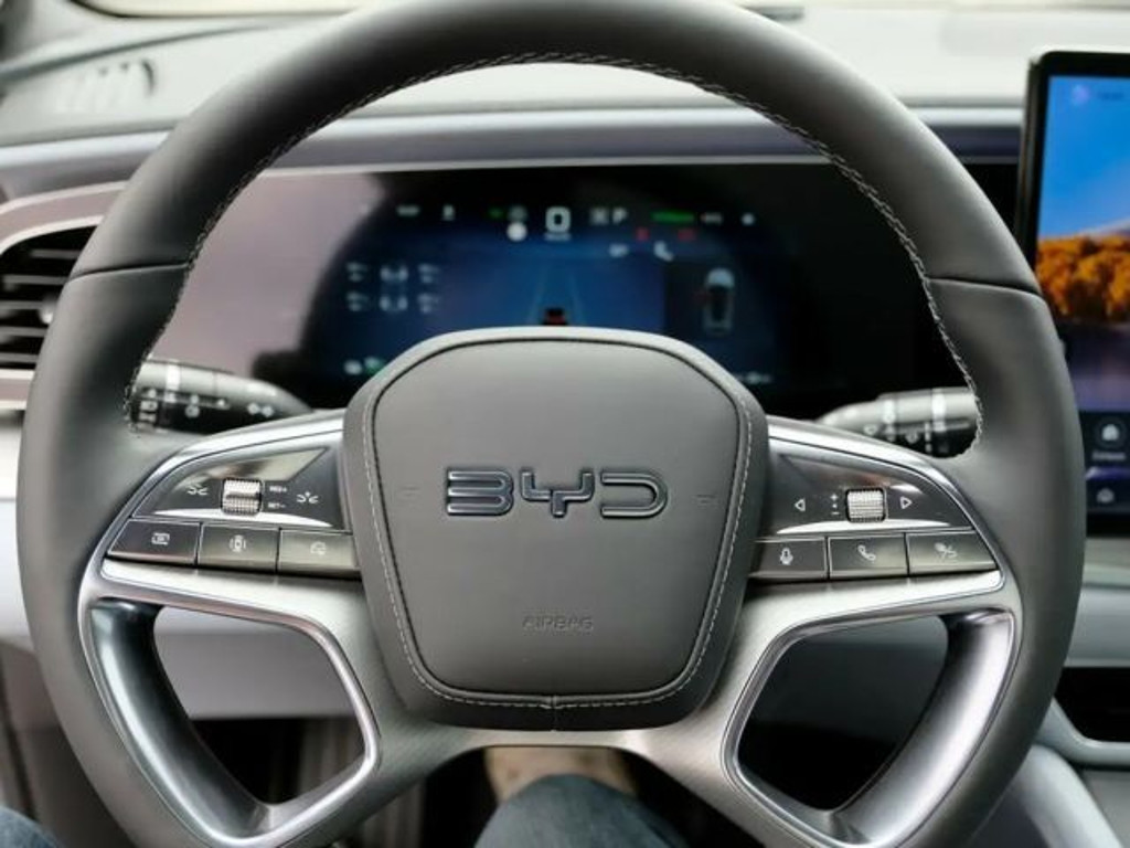 BYD Sealion 7