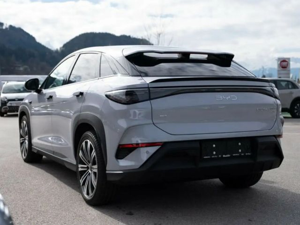 BYD Sealion 7